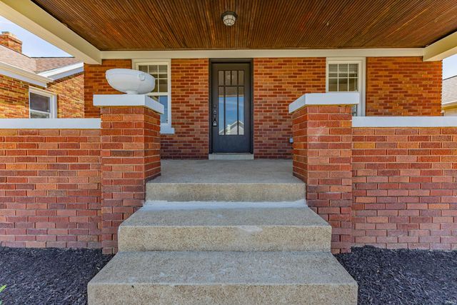 757 E Delaware Street, Evansville, IN 47711