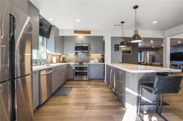 20422 Schoenborn, Winnetka, CA 91306