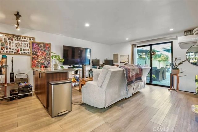 20422 Schoenborn, Winnetka, CA 91306