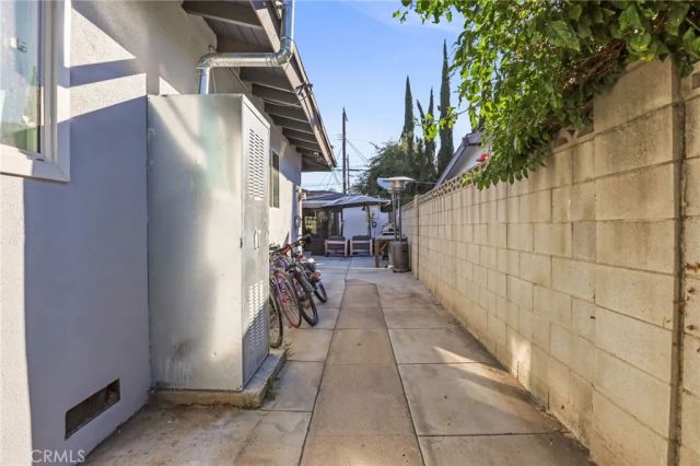 20422 Schoenborn, Winnetka, CA 91306