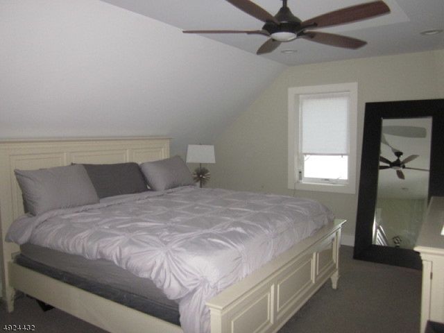 914 Oak St, Roselle Boro, NJ 07203