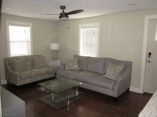 914 Oak St, Roselle Boro, NJ 07203