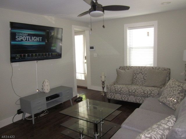 914 Oak St, Roselle Boro, NJ 07203