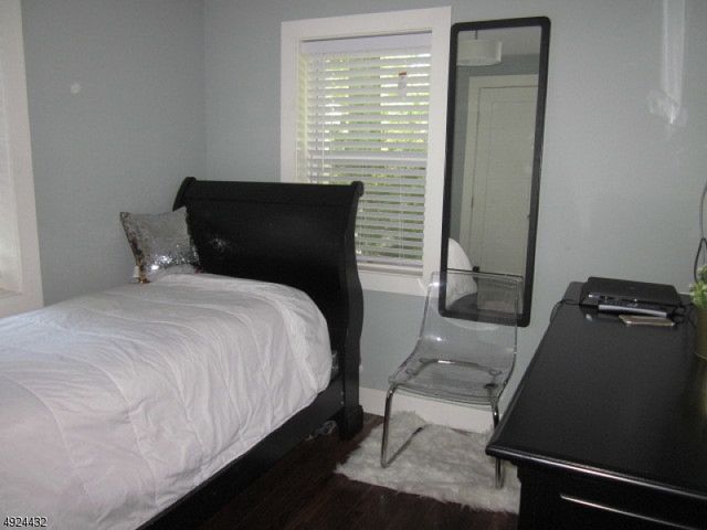 914 Oak St, Roselle Boro, NJ 07203