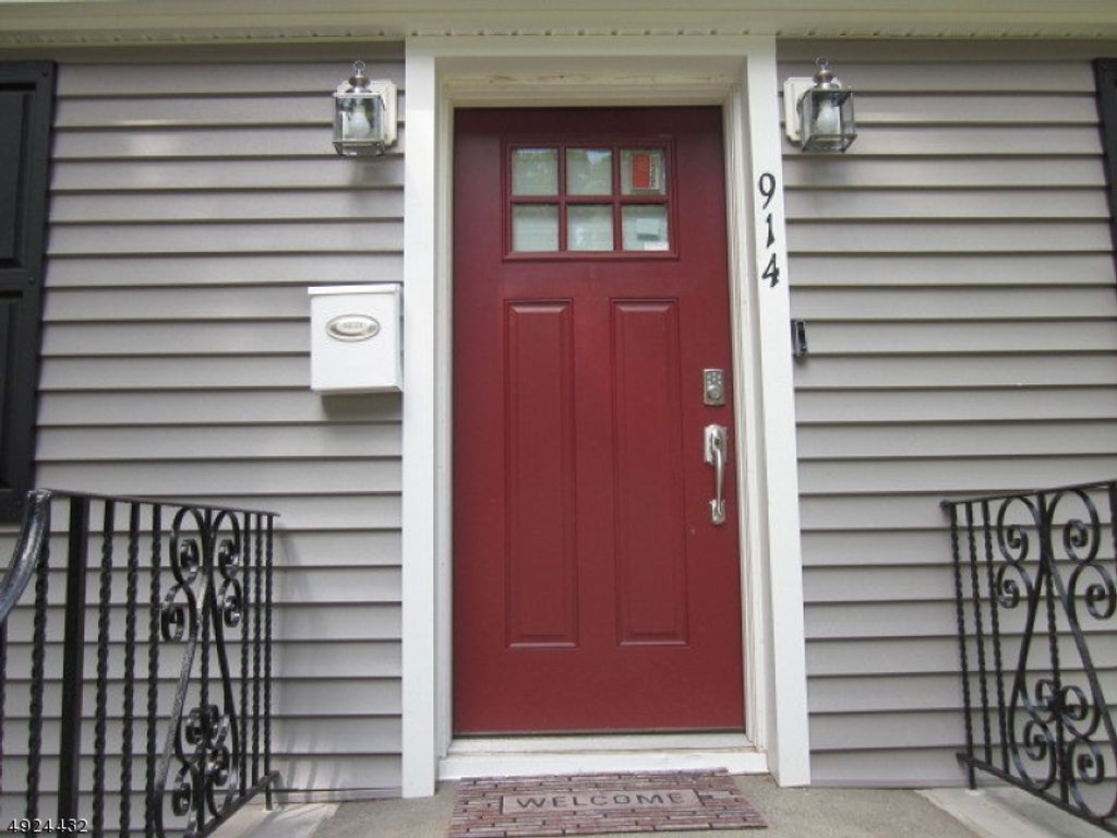 914 Oak St, Roselle Boro, NJ 07203