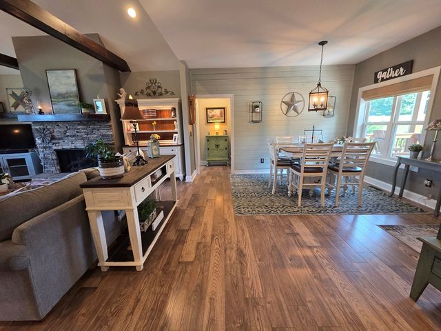 958 New Forest Road, Young Harris, GA 30582