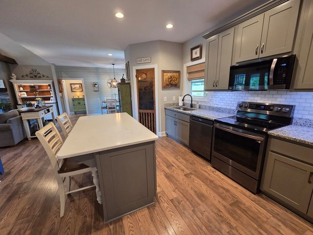 958 New Forest Road, Young Harris, GA 30582