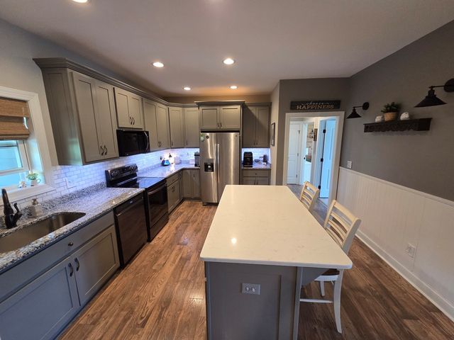 958 New Forest Road, Young Harris, GA 30582