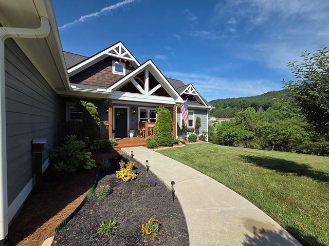 958 New Forest Road, Young Harris, GA 30582