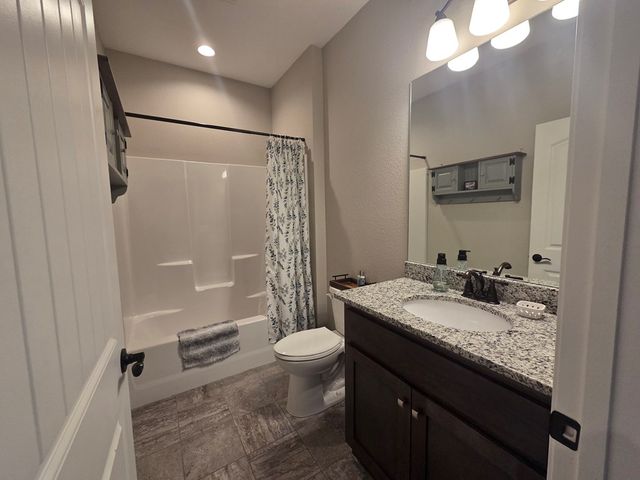 958 New Forest Road, Young Harris, GA 30582
