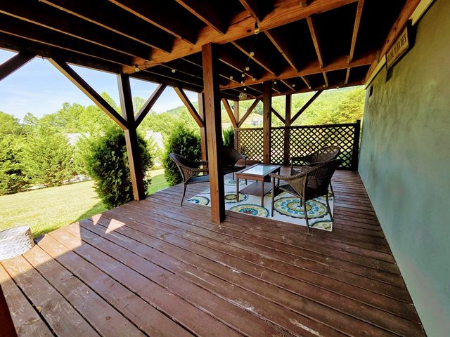 958 New Forest Road, Young Harris, GA 30582