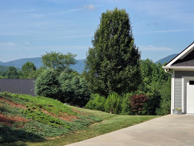 958 New Forest Road, Young Harris, GA 30582