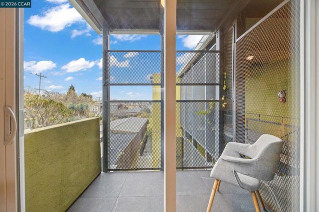 2327 2327 10th Street 4, Berkeley, CA 94710