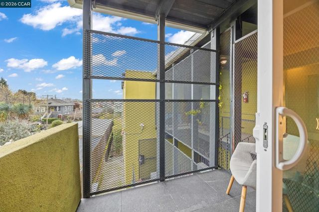 2327 2327 10th Street 4, Berkeley, CA 94710