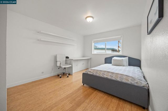 2327 2327 10th Street 4, Berkeley, CA 94710