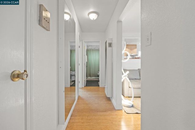 2327 2327 10th Street 4, Berkeley, CA 94710