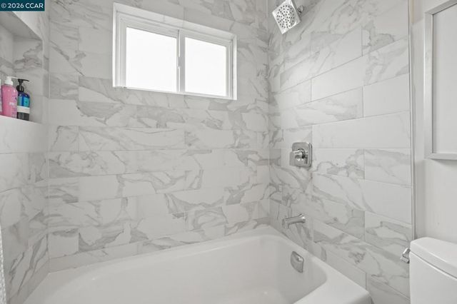 2327 2327 10th Street 4, Berkeley, CA 94710