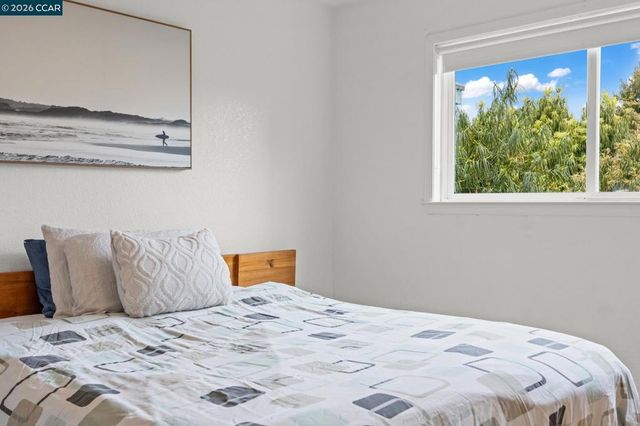 2327 2327 10th Street 4, Berkeley, CA 94710