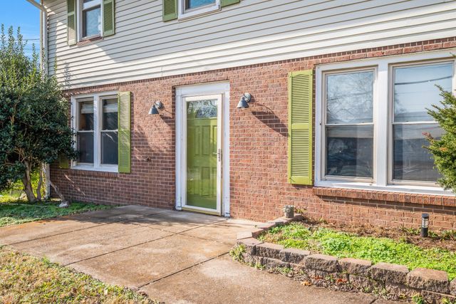 2402 Oakwood Ave, Nashville, TN 37207