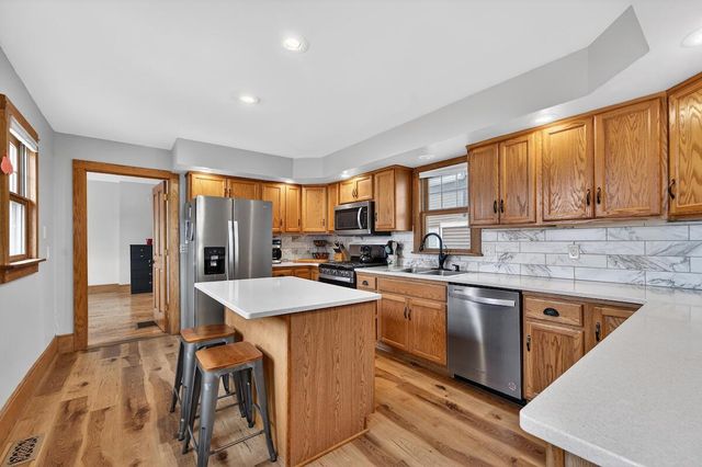102 Jefferson STREET, Waterford, WI 53185