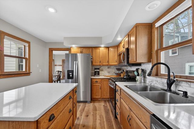 102 Jefferson STREET, Waterford, WI 53185
