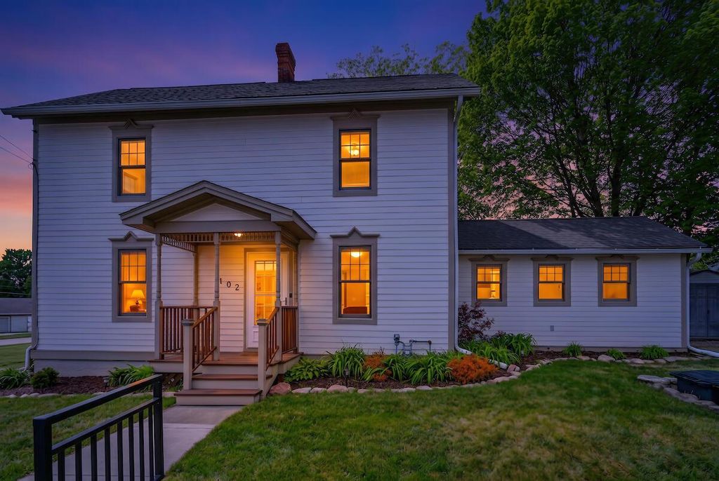 102 Jefferson STREET, Waterford, WI 53185