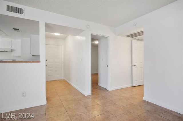 2981 Country Manor Lane 9, Las Vegas, NV 89115