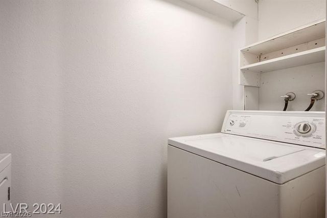 2981 Country Manor Lane 9, Las Vegas, NV 89115