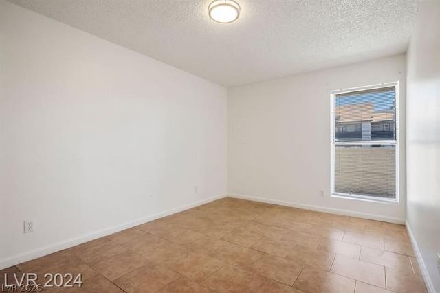 2981 Country Manor Lane 9, Las Vegas, NV 89115