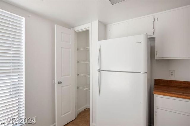 2981 Country Manor Lane 9, Las Vegas, NV 89115