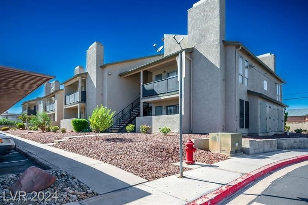 2981 Country Manor Lane 9, Las Vegas, NV 89115