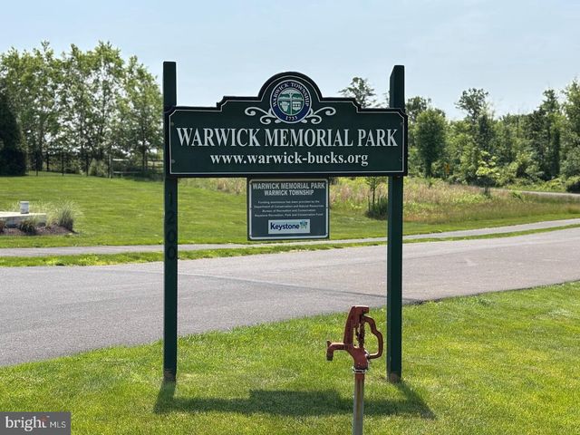 1376 MEMORIAL DR, Warwick, PA 18974