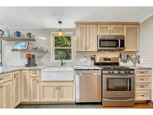 9306 S Curtis Rd, Larkspur, CO 80118