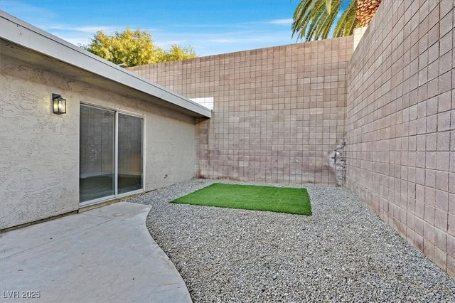 3365 Knollwood Court, Las Vegas, NV 89121