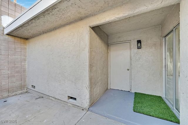 3365 Knollwood Court, Las Vegas, NV 89121