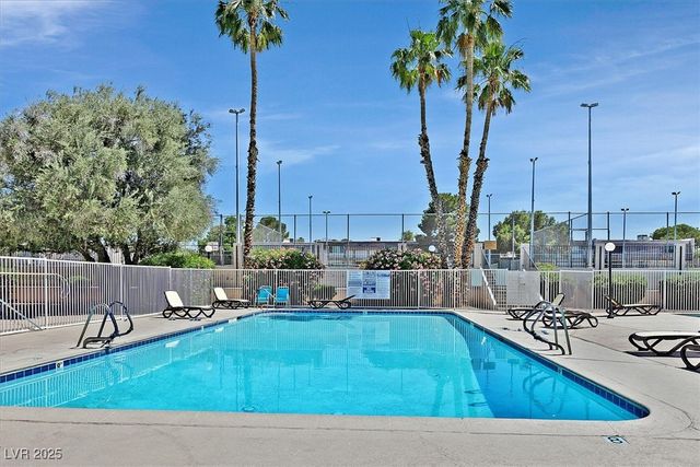 3365 Knollwood Court, Las Vegas, NV 89121