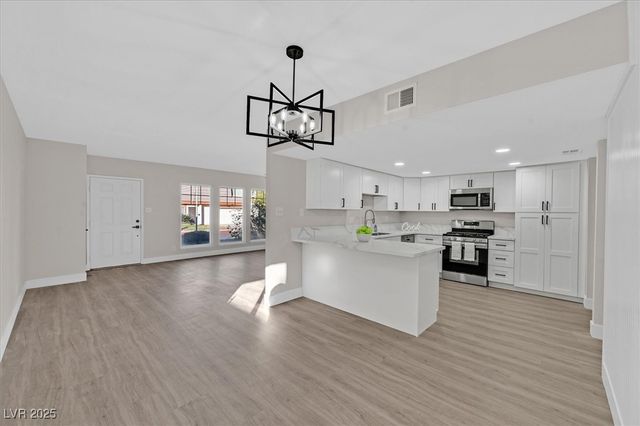 3365 Knollwood Court, Las Vegas, NV 89121