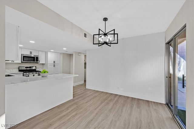 3365 Knollwood Court, Las Vegas, NV 89121