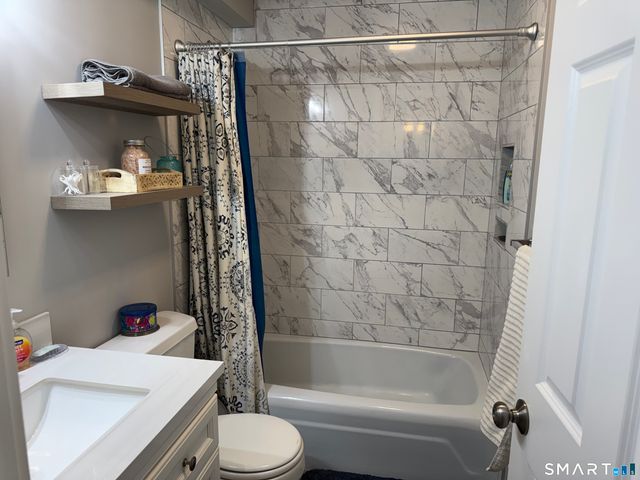 1700 Broadbridge Avenue B17, Stratford, CT 06614