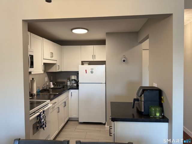 1700 Broadbridge Avenue B17, Stratford, CT 06614