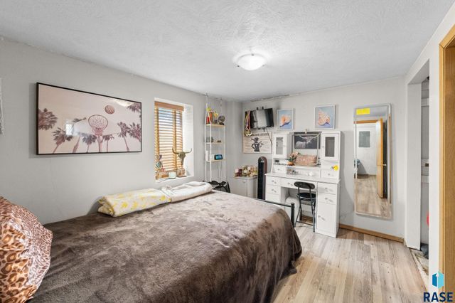 304 S Lyndale Ave Avenue, Sioux Falls, SD 57104