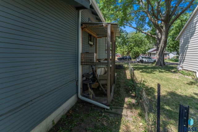 304 S Lyndale Ave Avenue, Sioux Falls, SD 57104