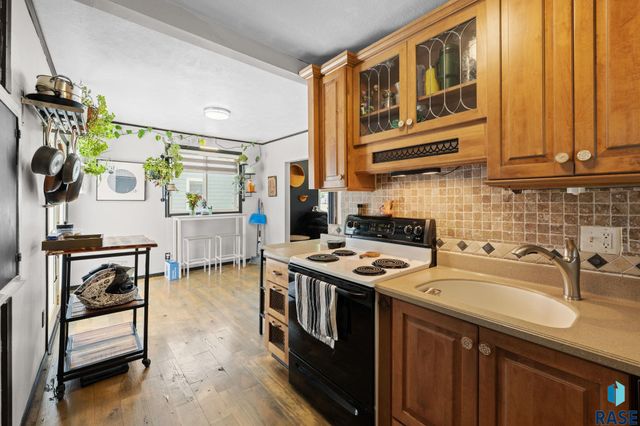 304 S Lyndale Ave Avenue, Sioux Falls, SD 57104