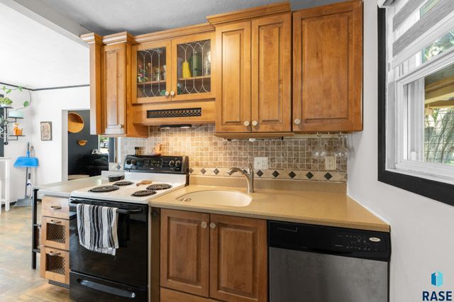 304 S Lyndale Ave Avenue, Sioux Falls, SD 57104