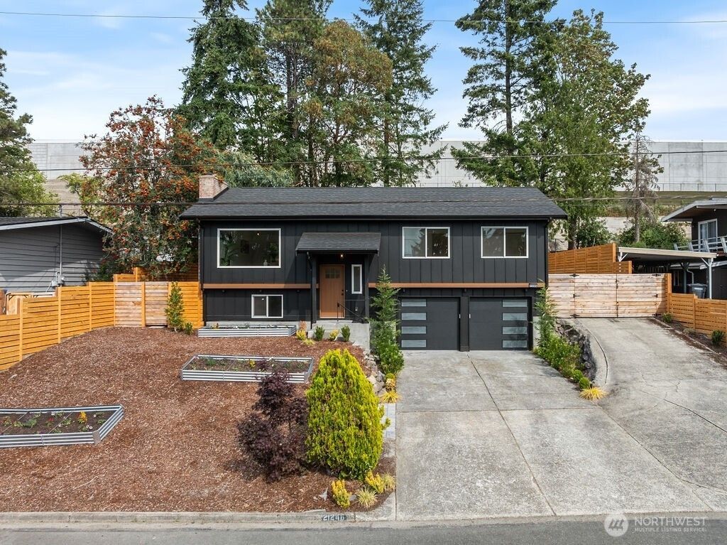 21246 15th Avenue S, Des Moines, WA 98198