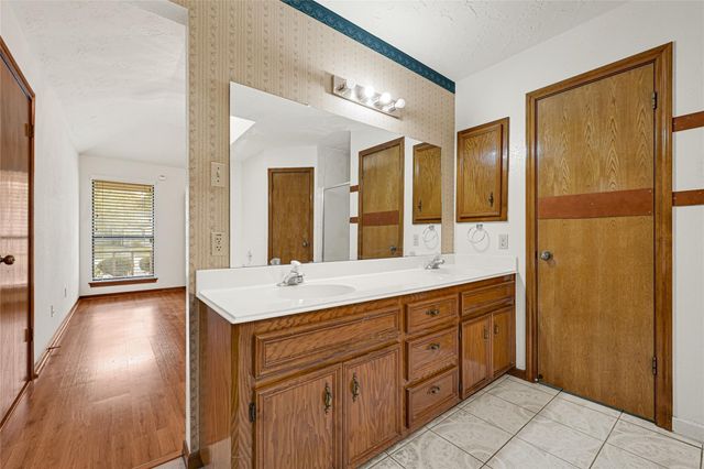 8135 Glenbrook Drive, Houston, TX 77017