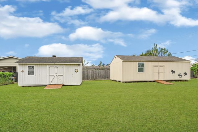 8135 Glenbrook Drive, Houston, TX 77017