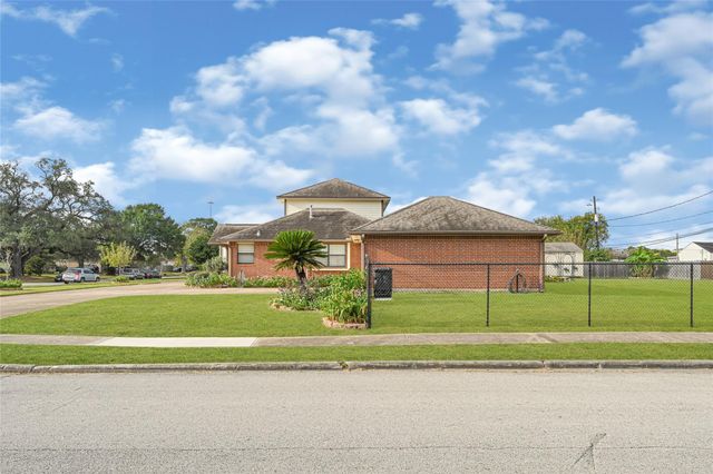 8135 Glenbrook Drive, Houston, TX 77017
