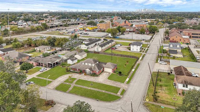 8135 Glenbrook Drive, Houston, TX 77017