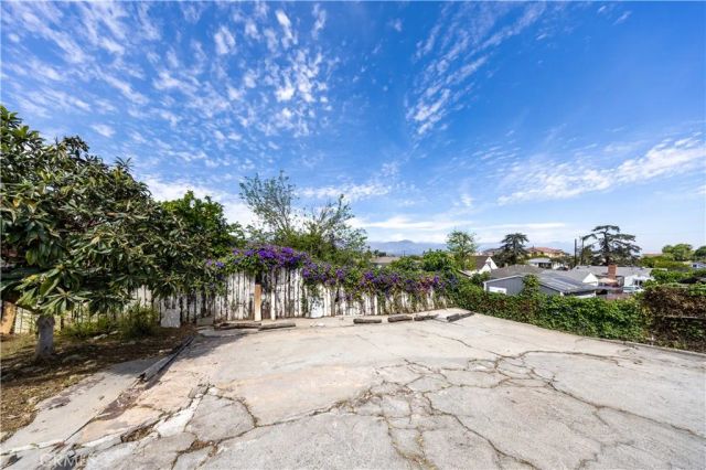 209 Graves Avenue East, Monterey Park, CA 91755